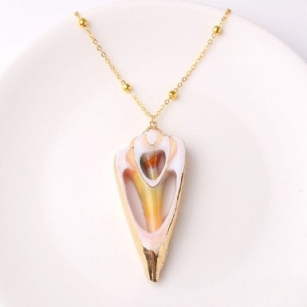 Gold and Pink Shell Pendant Necklace